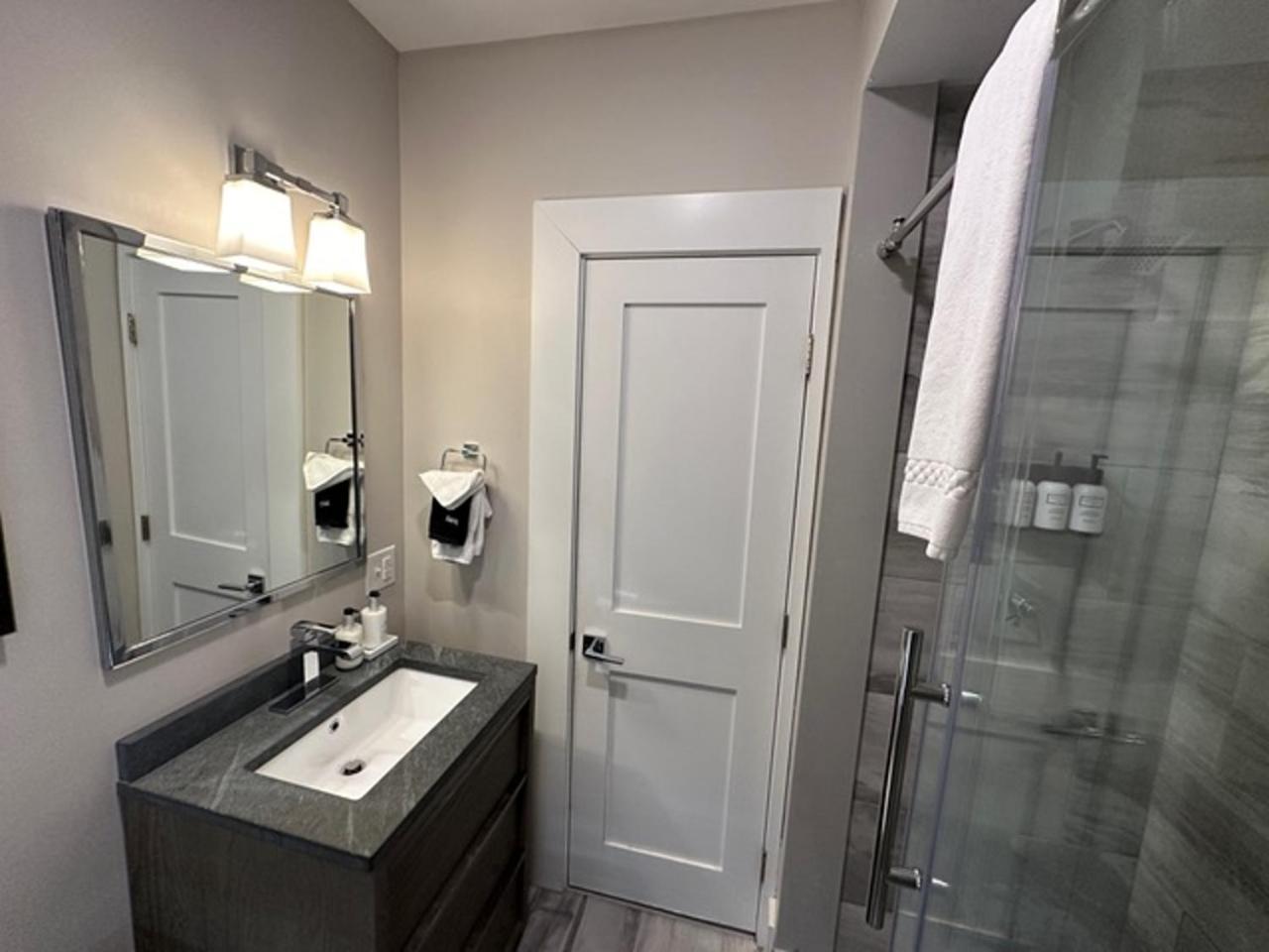 Entire Modern 7 Unit 7 Bath Boutique Inn Newport Exterior foto